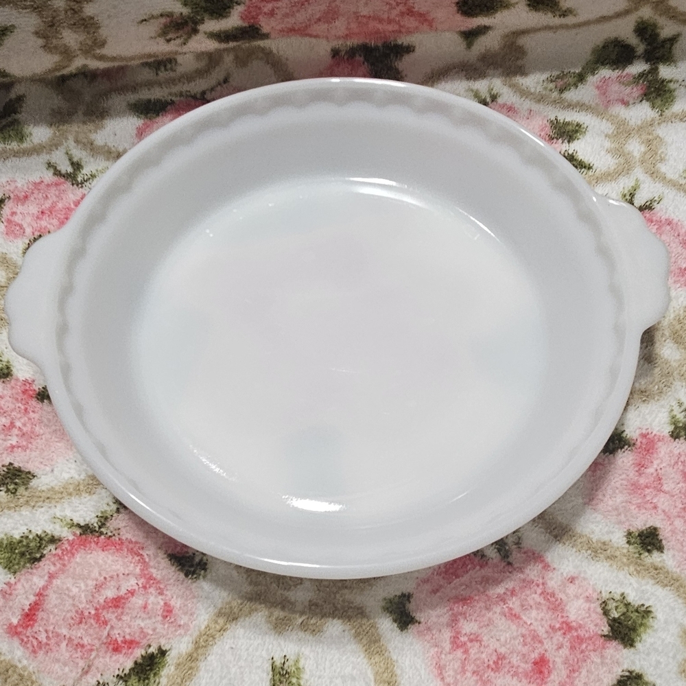 Pyrex Pie Plate 8 1/2 In